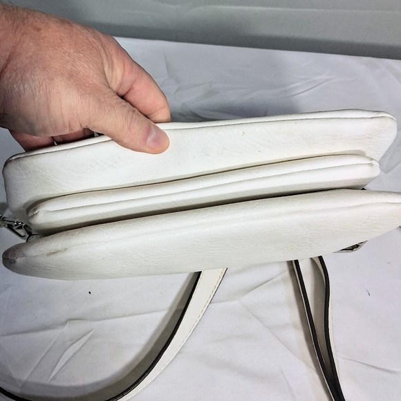 Women's Rosetta White Crossbody  Zippered Bag/Purse - Picture 6 of 11